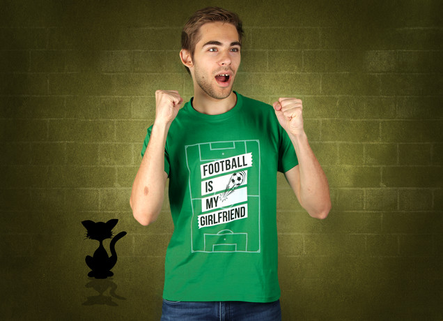 Herren T-Shirt Football Is My Girlfriend