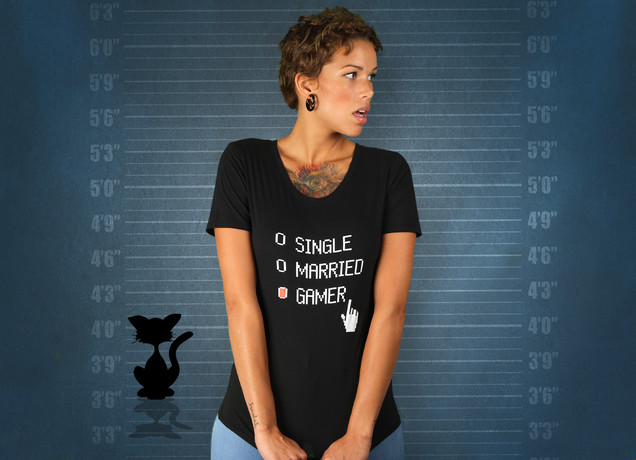 Damen T-Shirt Single Married Gamer