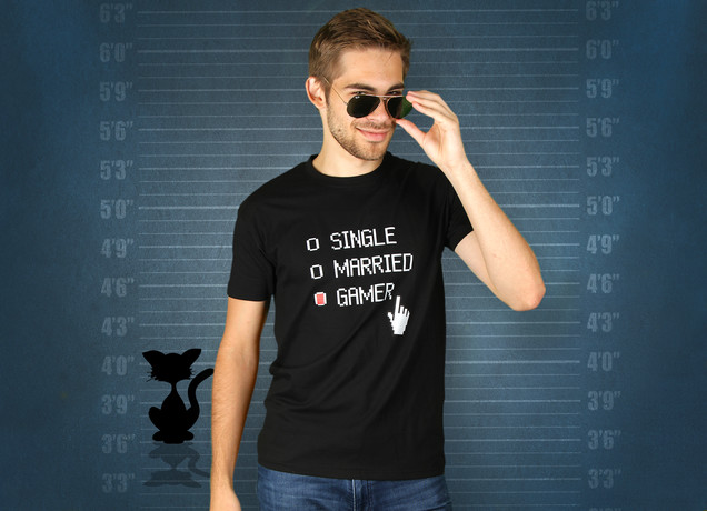 Herren T-Shirt Single Married Gamer